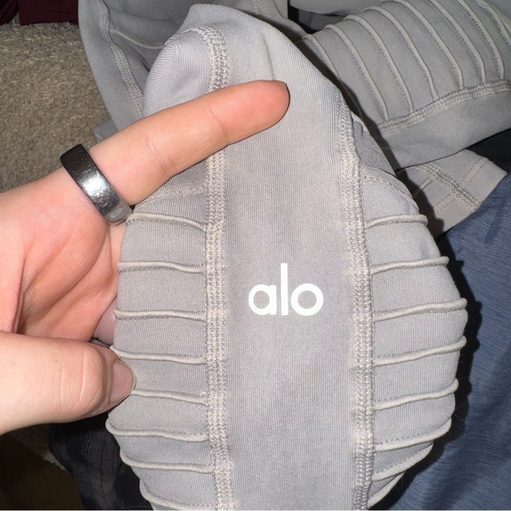 ALO Yoga Light Gray Ribbed Leggings - Picture 5 of 5